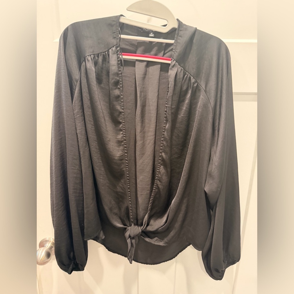 Fashion Nova Black Tie Front Long Sleeve Blouse Medium